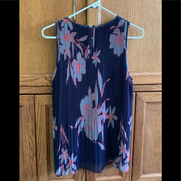 Halogen floral pleated blouse size S - Picture 2 of 5